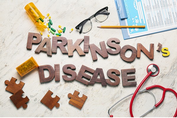 Parkinson’s Disease : Symptoms, Causes & Treatment